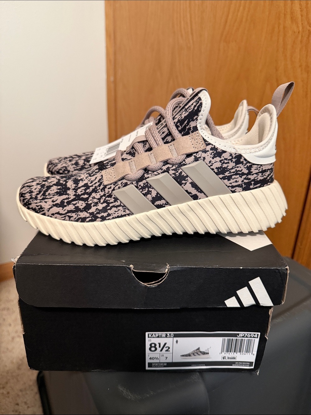 M 8.5/W 9.5) adidas Kaptir 3.0 Beige and Black Knit Sneakers